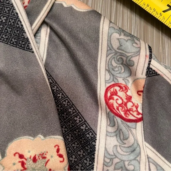 Vintage 1970s long sleeve blouse with tie neckerchief floral grey Vicki Volts - Picture 12 of 12
